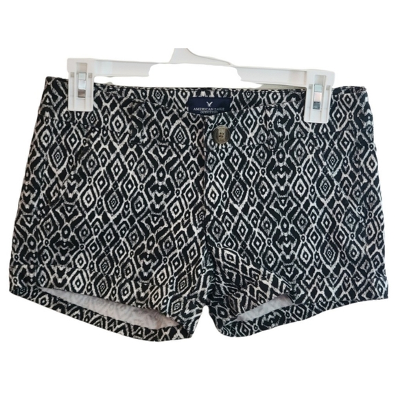 American Eagle Outfitters Midi stretch Tribal print shorts Black & White Size 0 - Picture 1 of 8